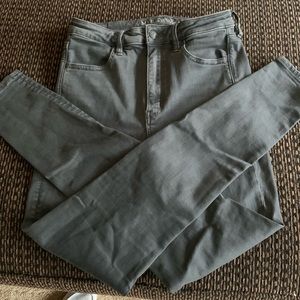 Gray American Eagle jeggings